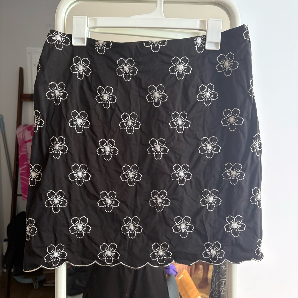 Tori Richard vintage Black Mini Skirt with White Floral Sakura Embroidery